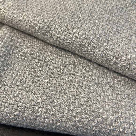 Banana Republic Grey Italian Yarn Pashmina - Picture 5 of 9